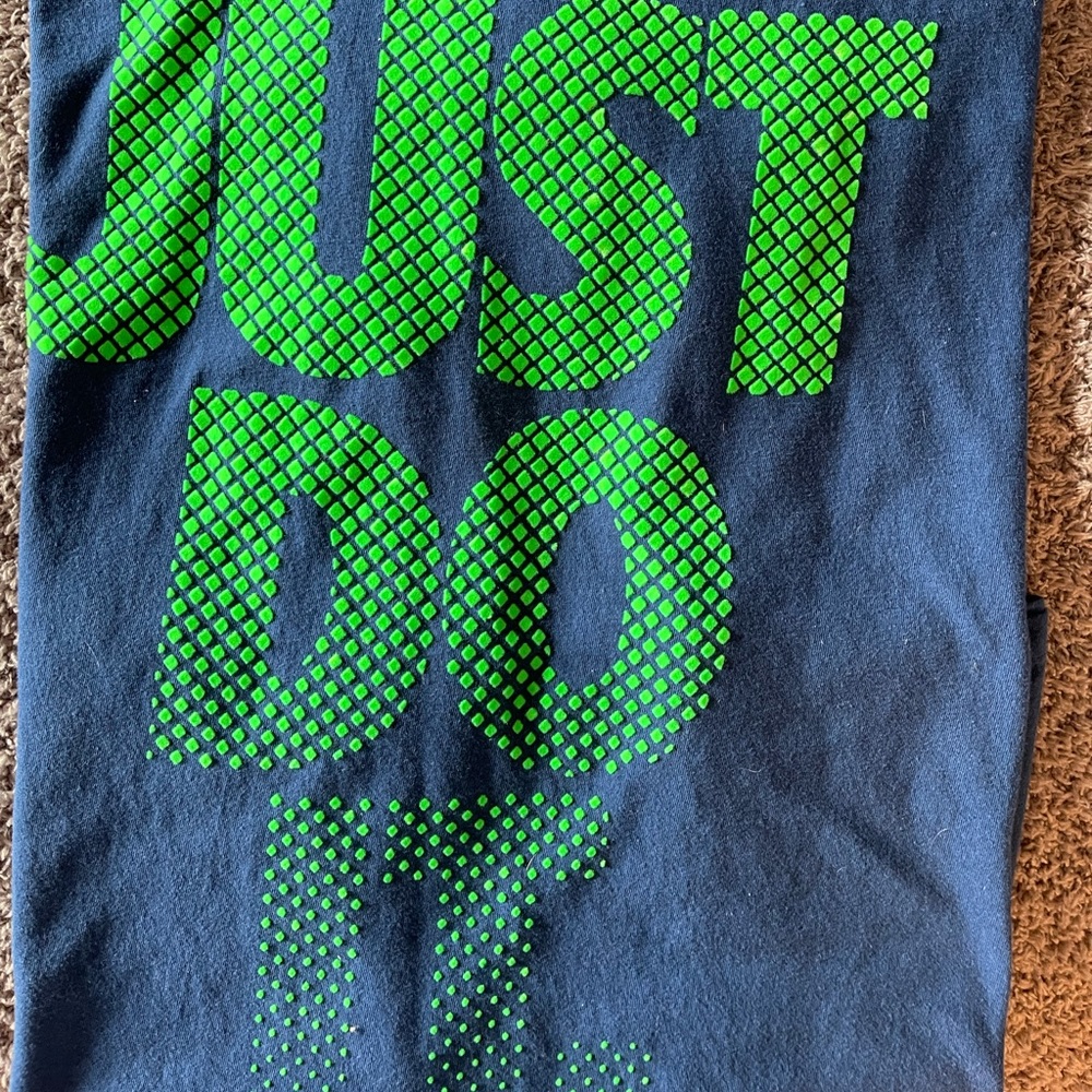 Nike men’s XL tee shirt